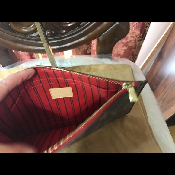 Louis Vuitton pouch only - Picture 4 of 9